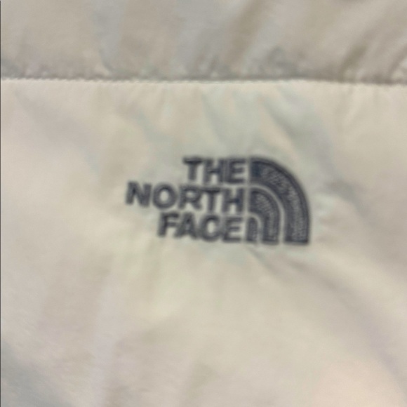 North Face White Puffer Jacket - Picture 10 of 12